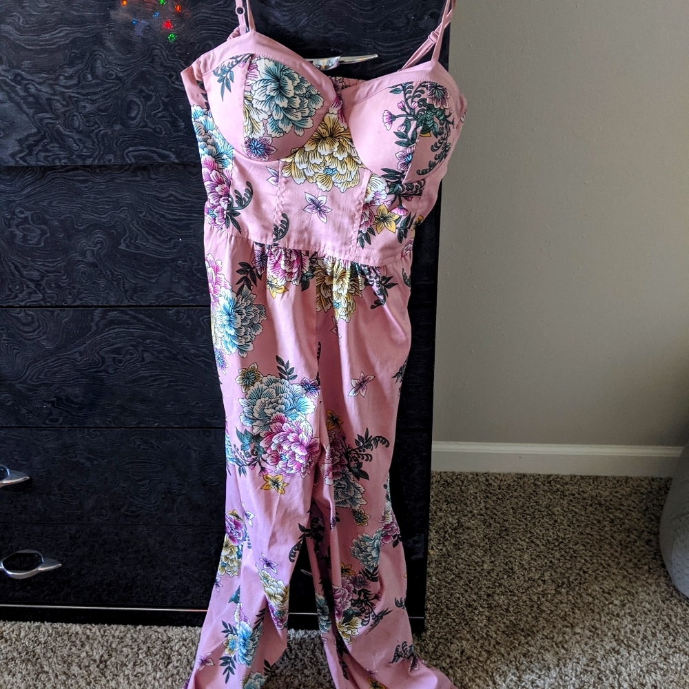 Super cute jumpsuit